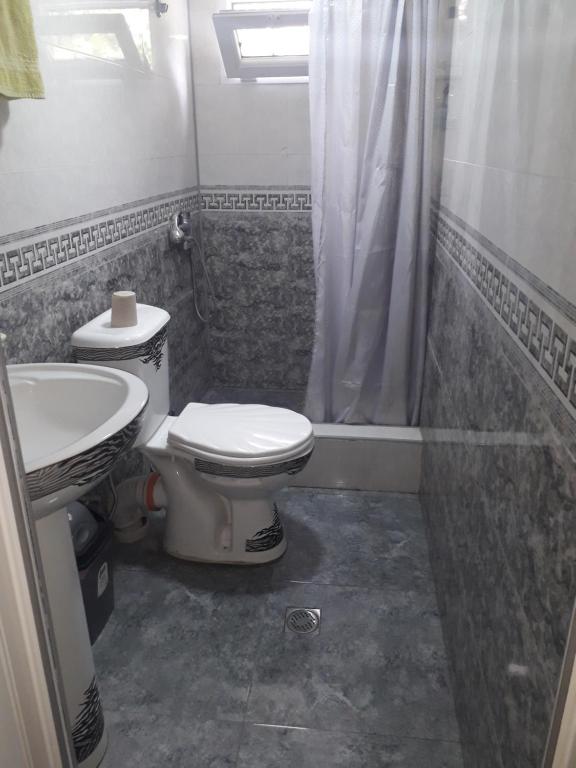 Nunu's Guesthouse room 1